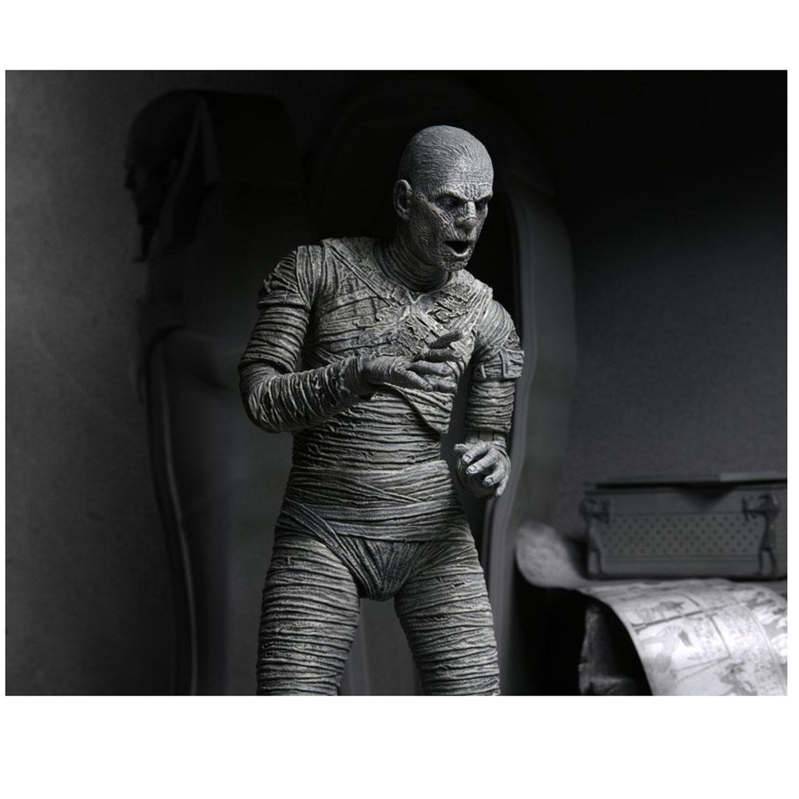 Neca ultimate mummy (black &white) 18 cm universal monsters scale action figure